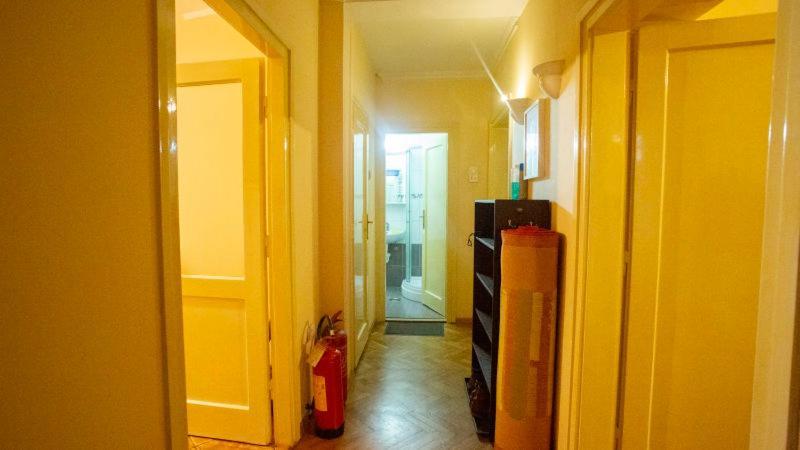 Private Cozy 1 With Shared Kitchen In Appartment, Downtown Belgrade